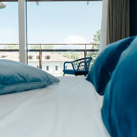 C House Rooms Lake Peschiera del Garda Buitenkant foto