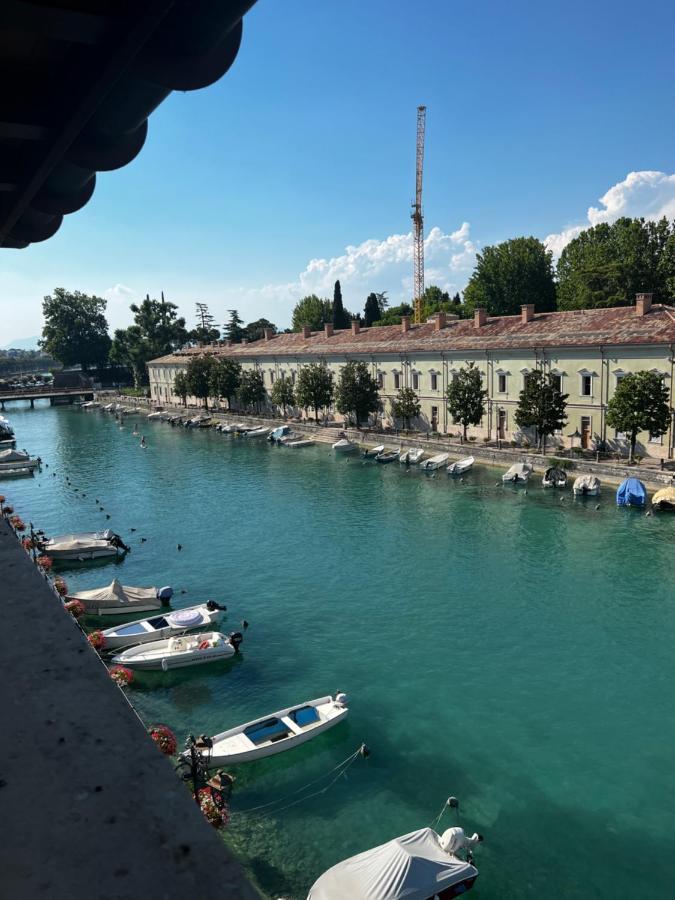 C House Rooms Lake Peschiera del Garda Buitenkant foto