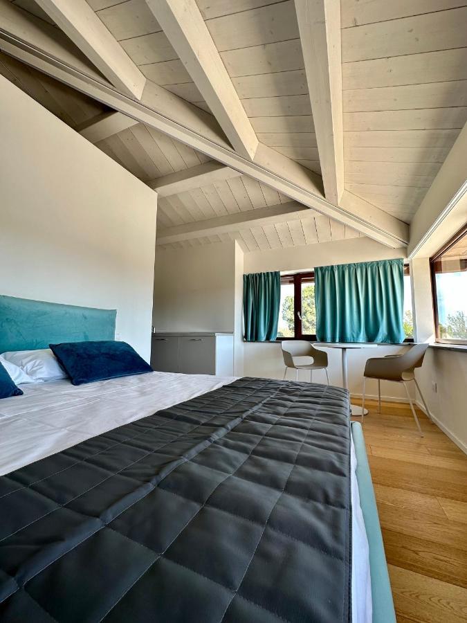 C House Rooms Lake Peschiera del Garda Buitenkant foto