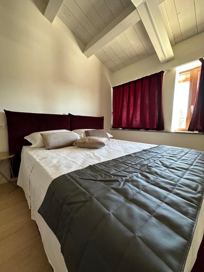 C House Rooms Lake Peschiera del Garda Buitenkant foto