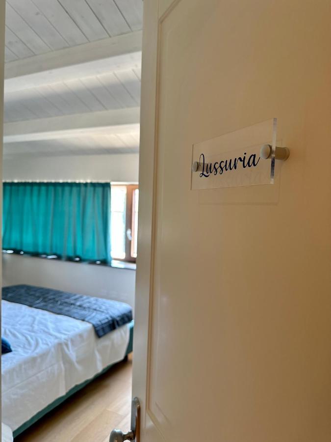 C House Rooms Lake Peschiera del Garda Buitenkant foto