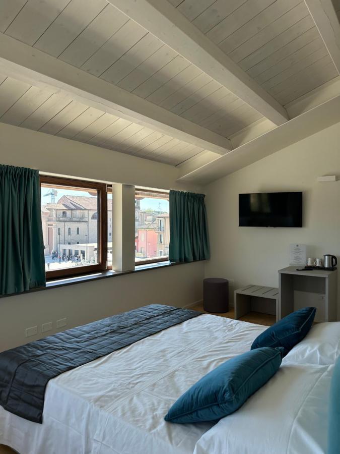 C House Rooms Lake Peschiera del Garda Buitenkant foto