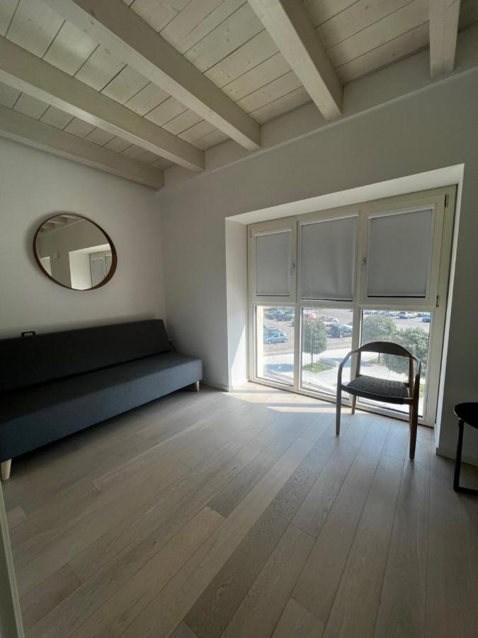 C House Rooms Lake Peschiera del Garda Buitenkant foto