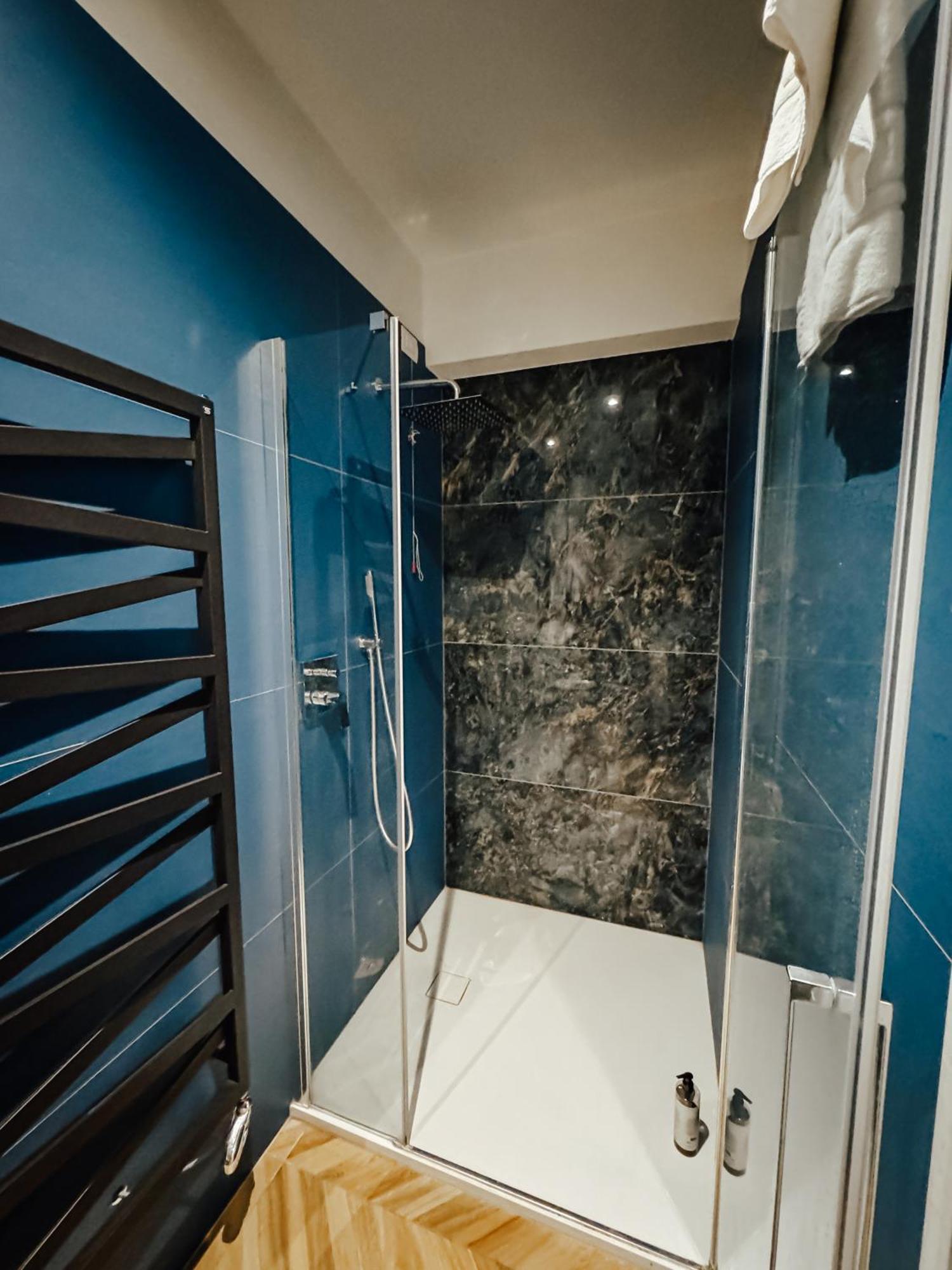 C House Rooms Lake Peschiera del Garda Buitenkant foto