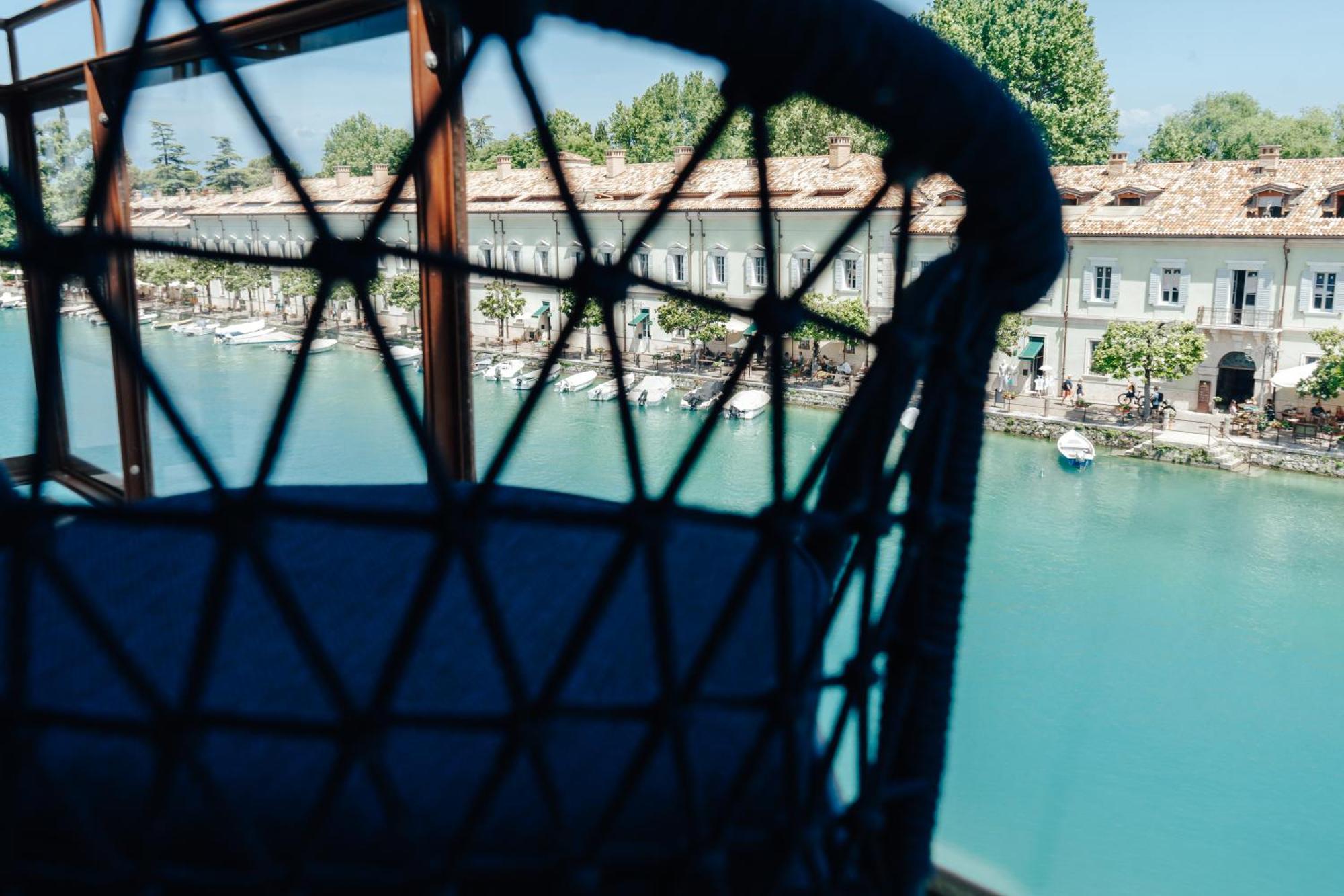 C House Rooms Lake Peschiera del Garda Buitenkant foto