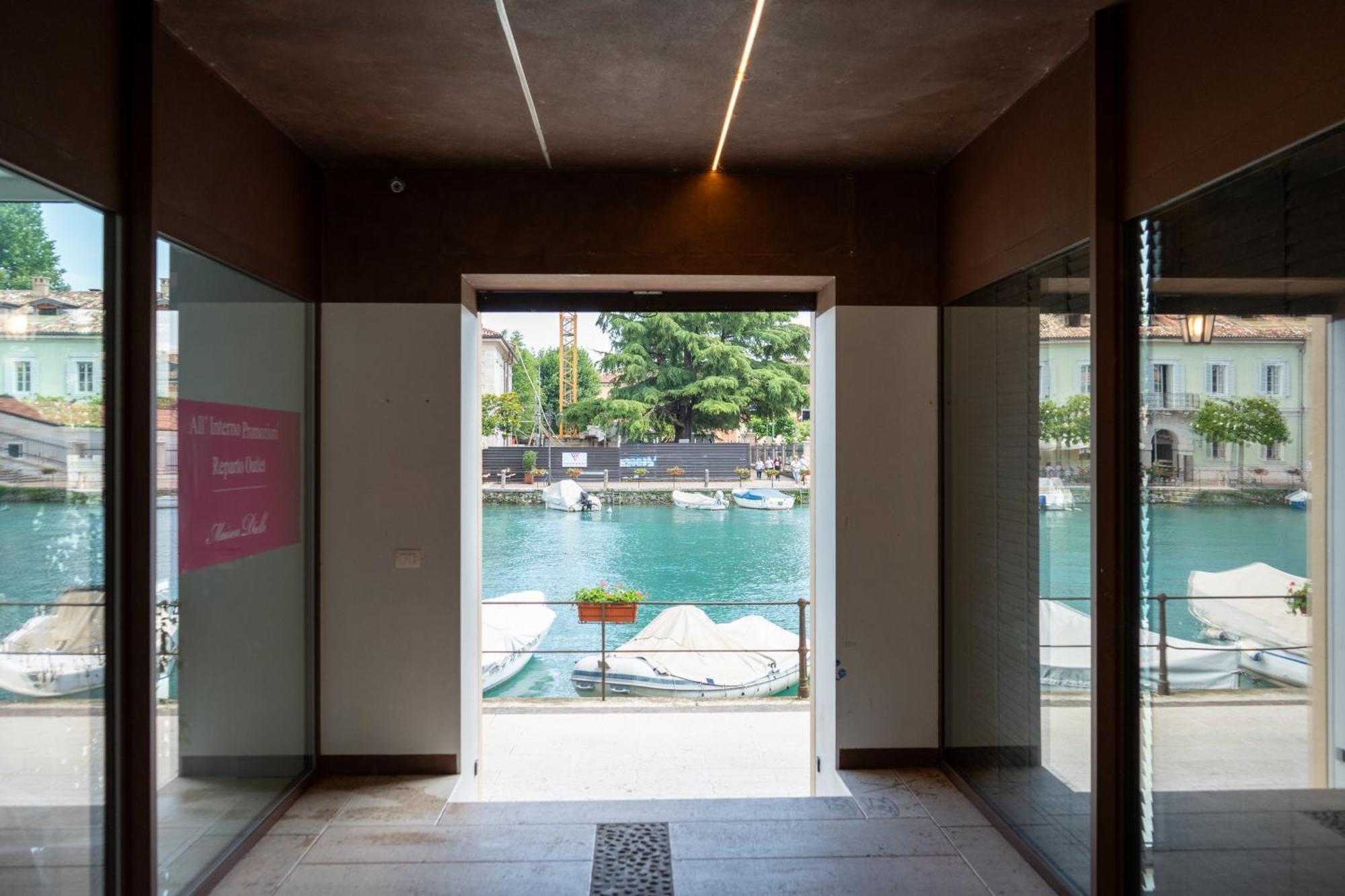 C House Rooms Lake Peschiera del Garda Buitenkant foto