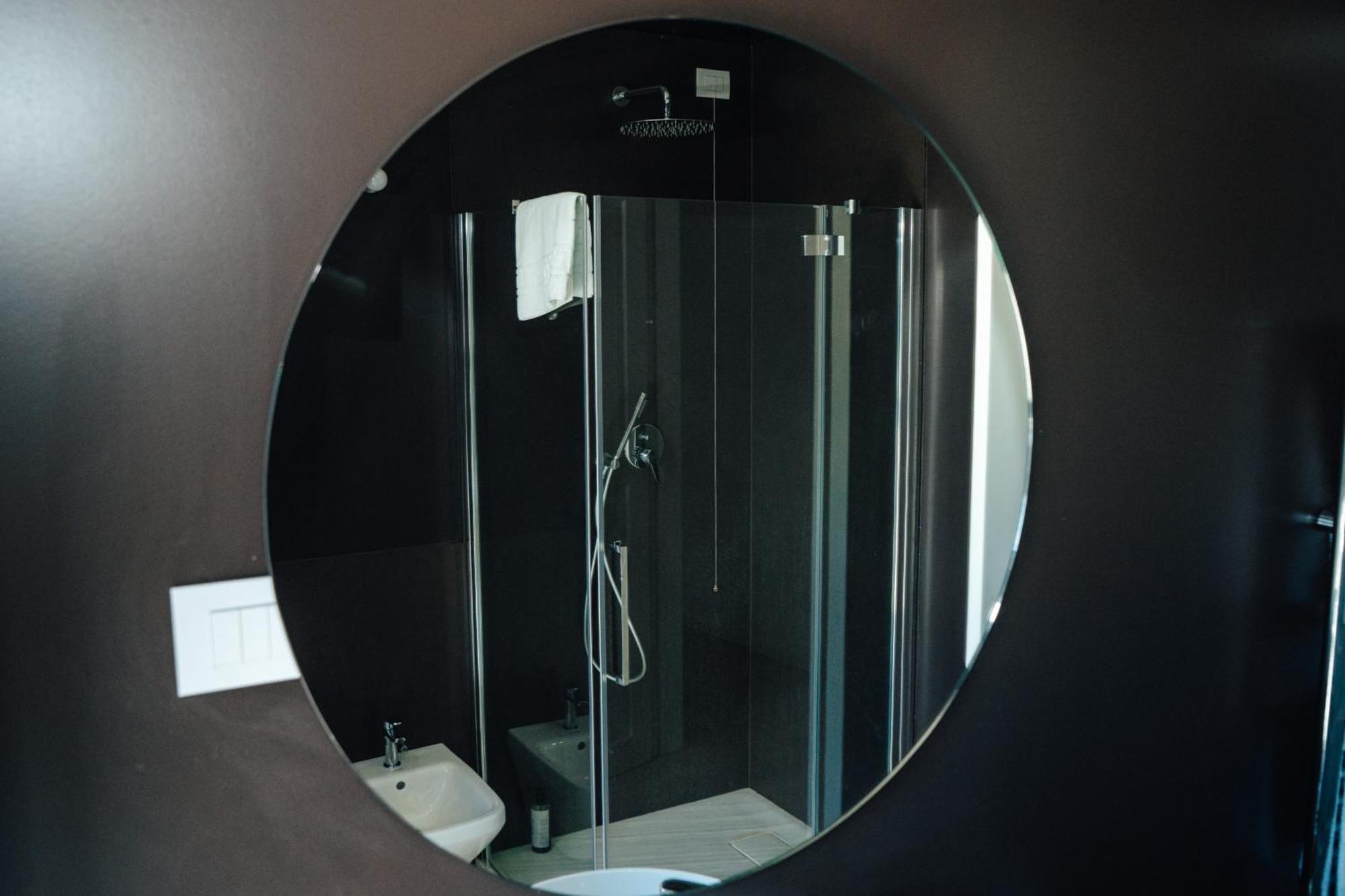 C House Rooms Lake Peschiera del Garda Buitenkant foto