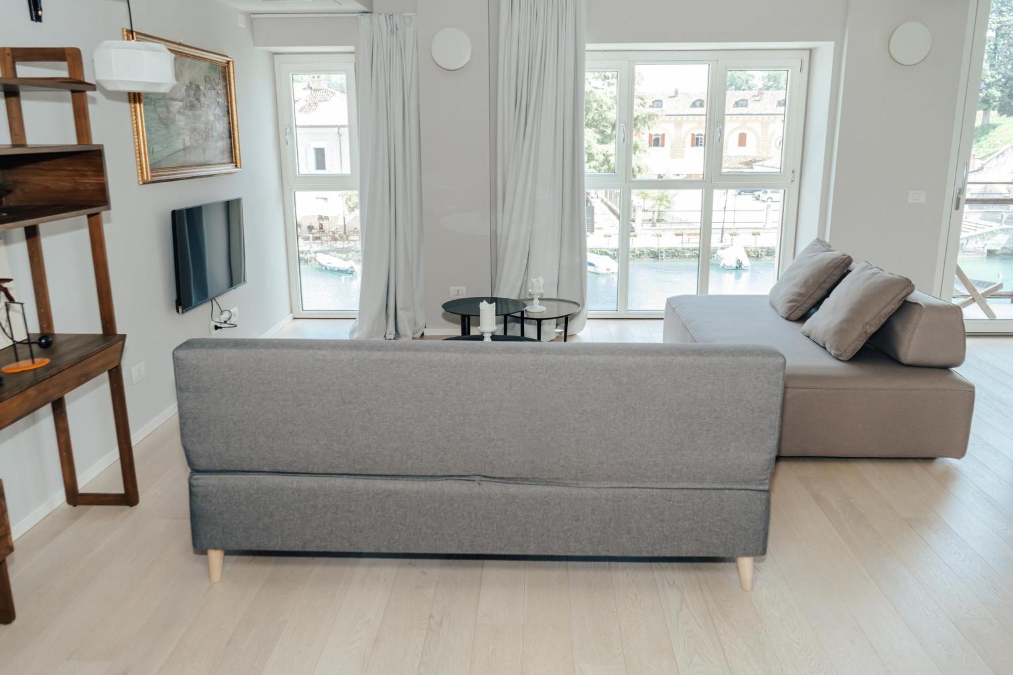 C House Rooms Lake Peschiera del Garda Buitenkant foto
