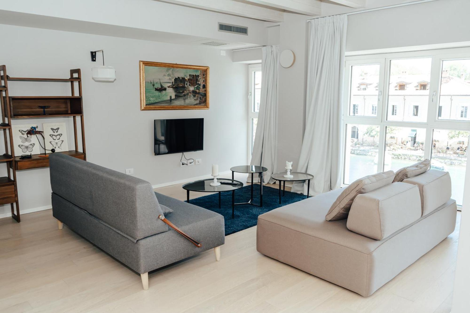 C House Rooms Lake Peschiera del Garda Buitenkant foto