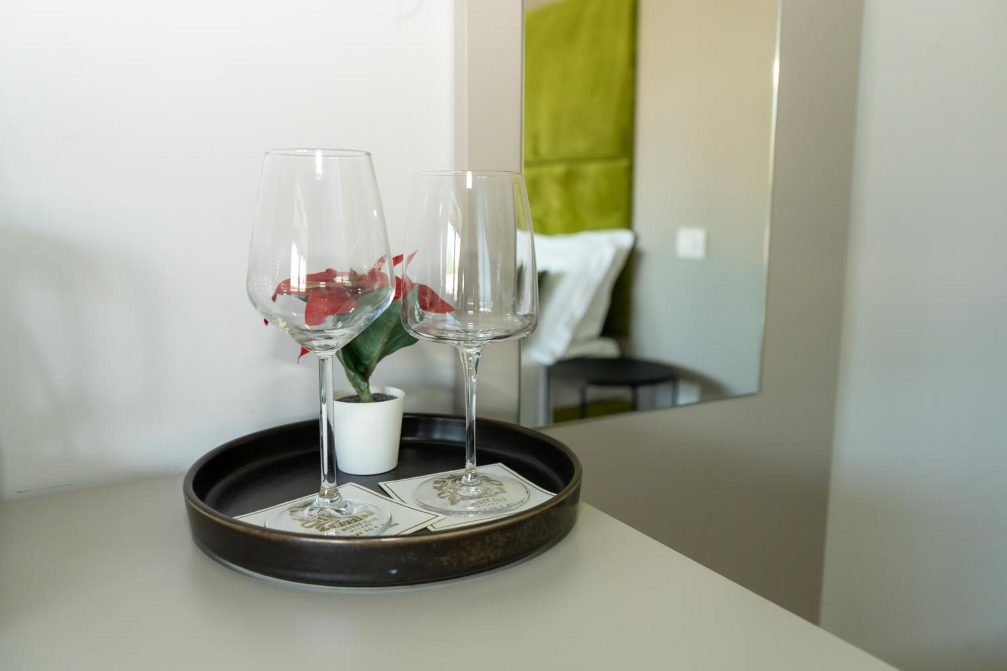 C House Rooms Lake Peschiera del Garda Buitenkant foto