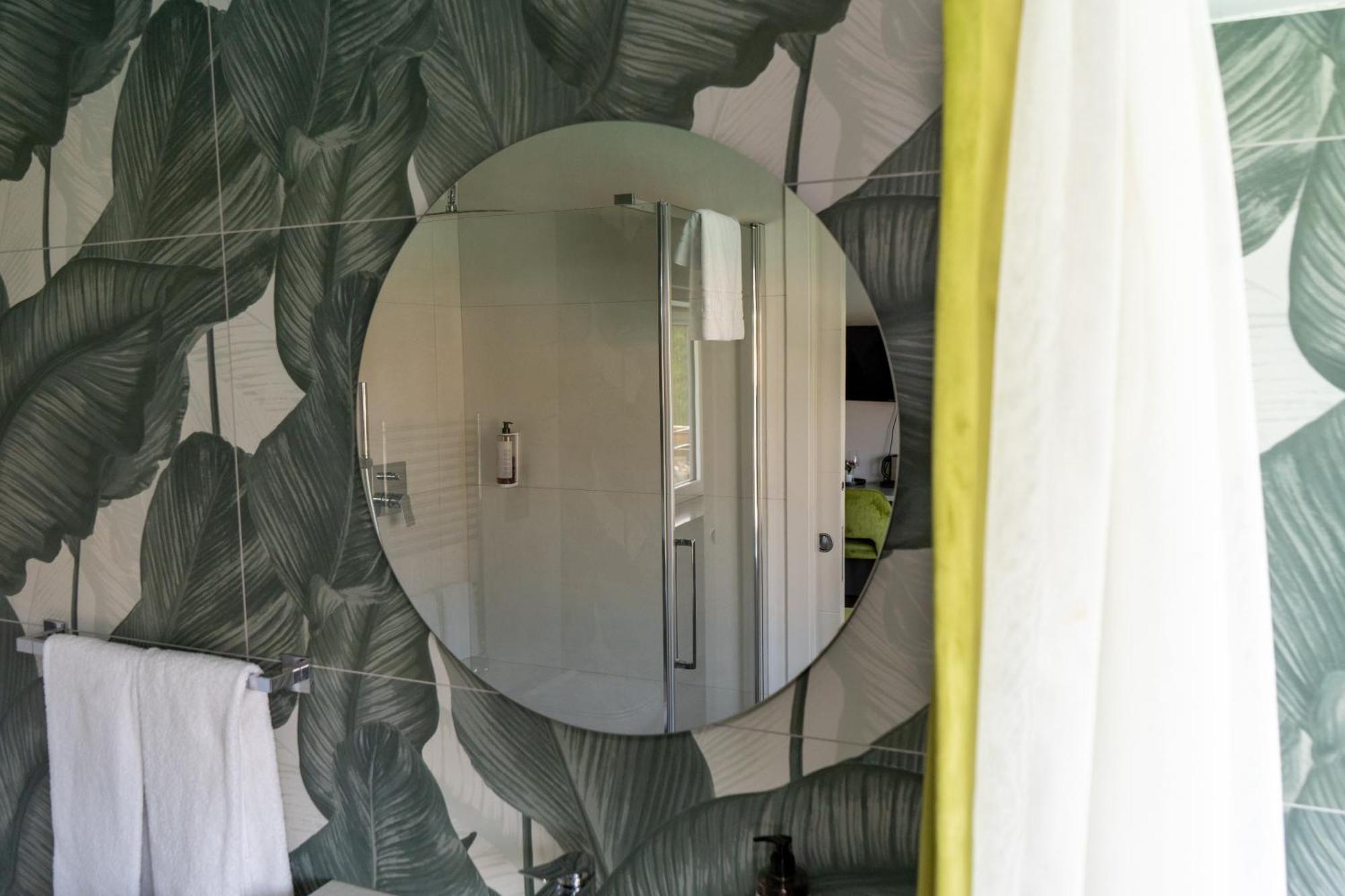 C House Rooms Lake Peschiera del Garda Buitenkant foto